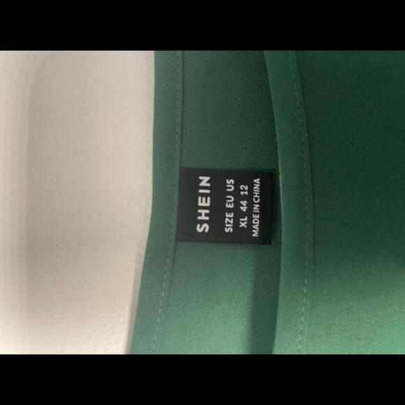 Ruffle Sleeve Green Blouse - Picture 3 of 3